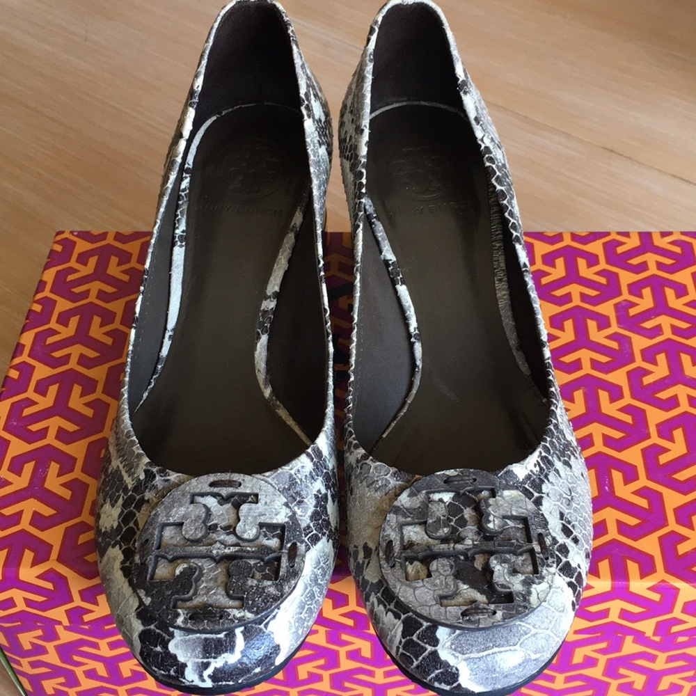 Final Price Tory Burch Snake Print Block Heel Pump - image 3